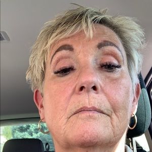 Meet your Posher, Debra